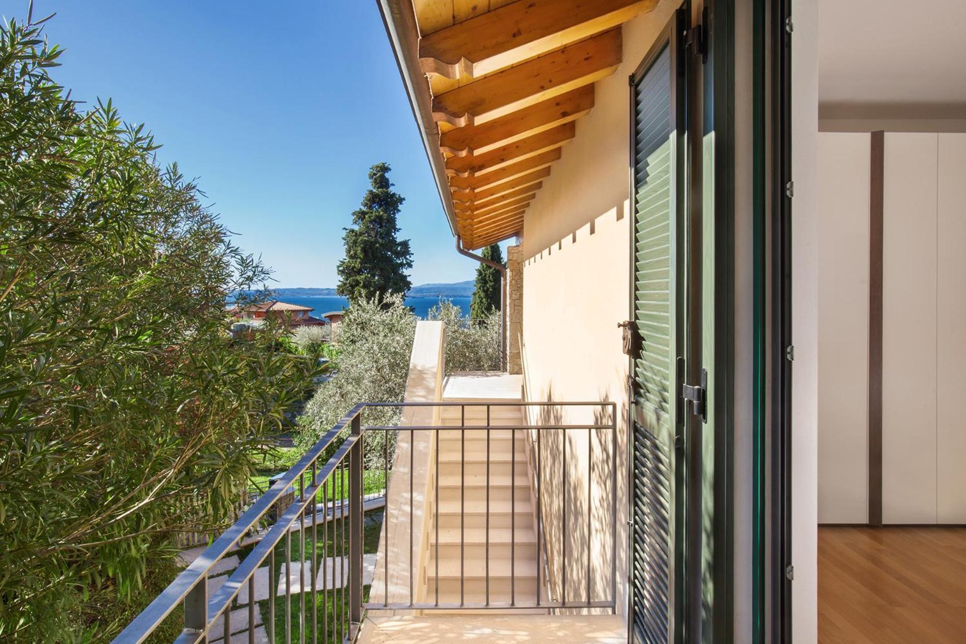 Villa Loncrino - Fine Living Torri Del Benaco Exterior photo